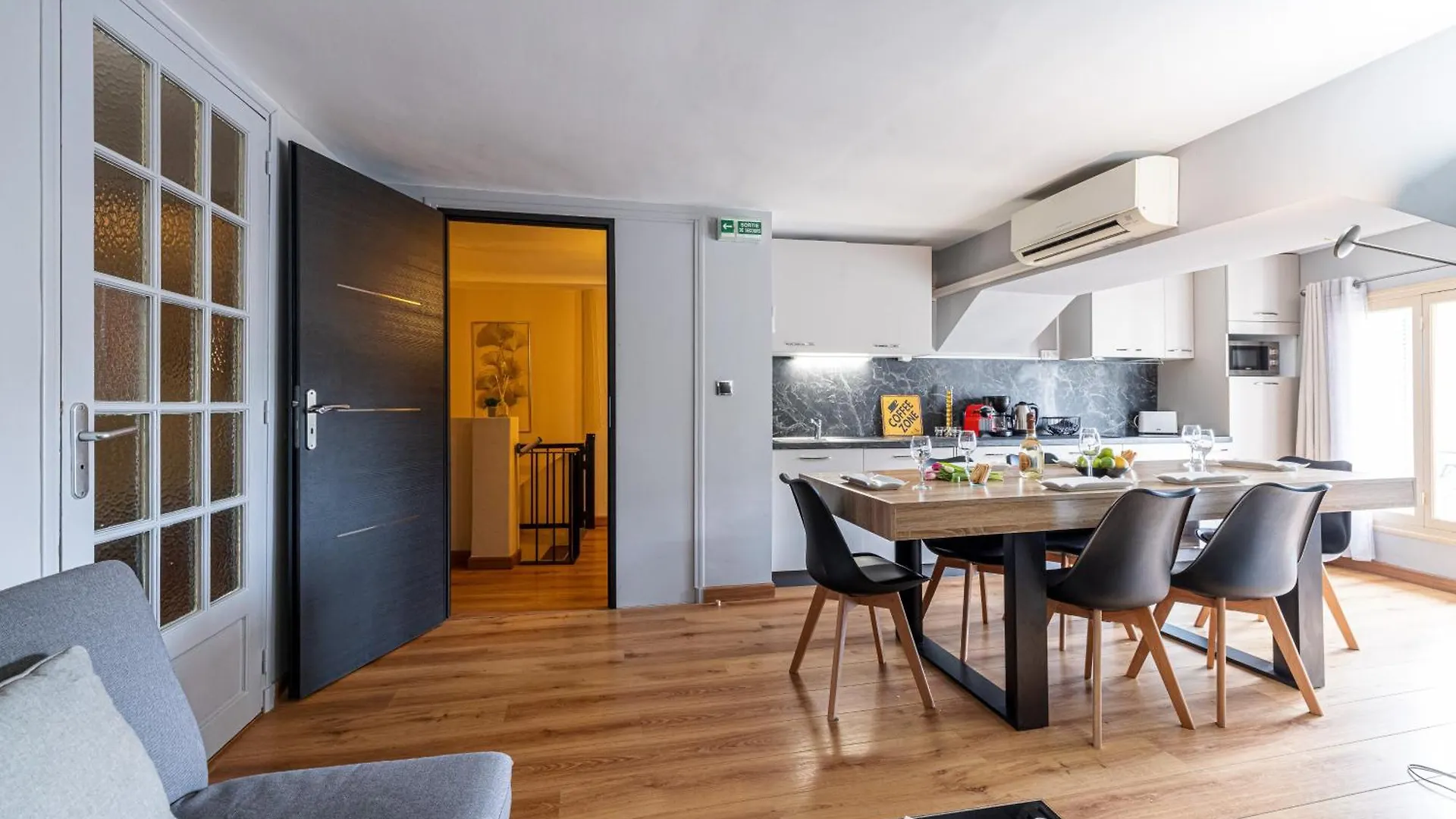 3 Pieces Des Jardins Apartment Menton 0*,  France
