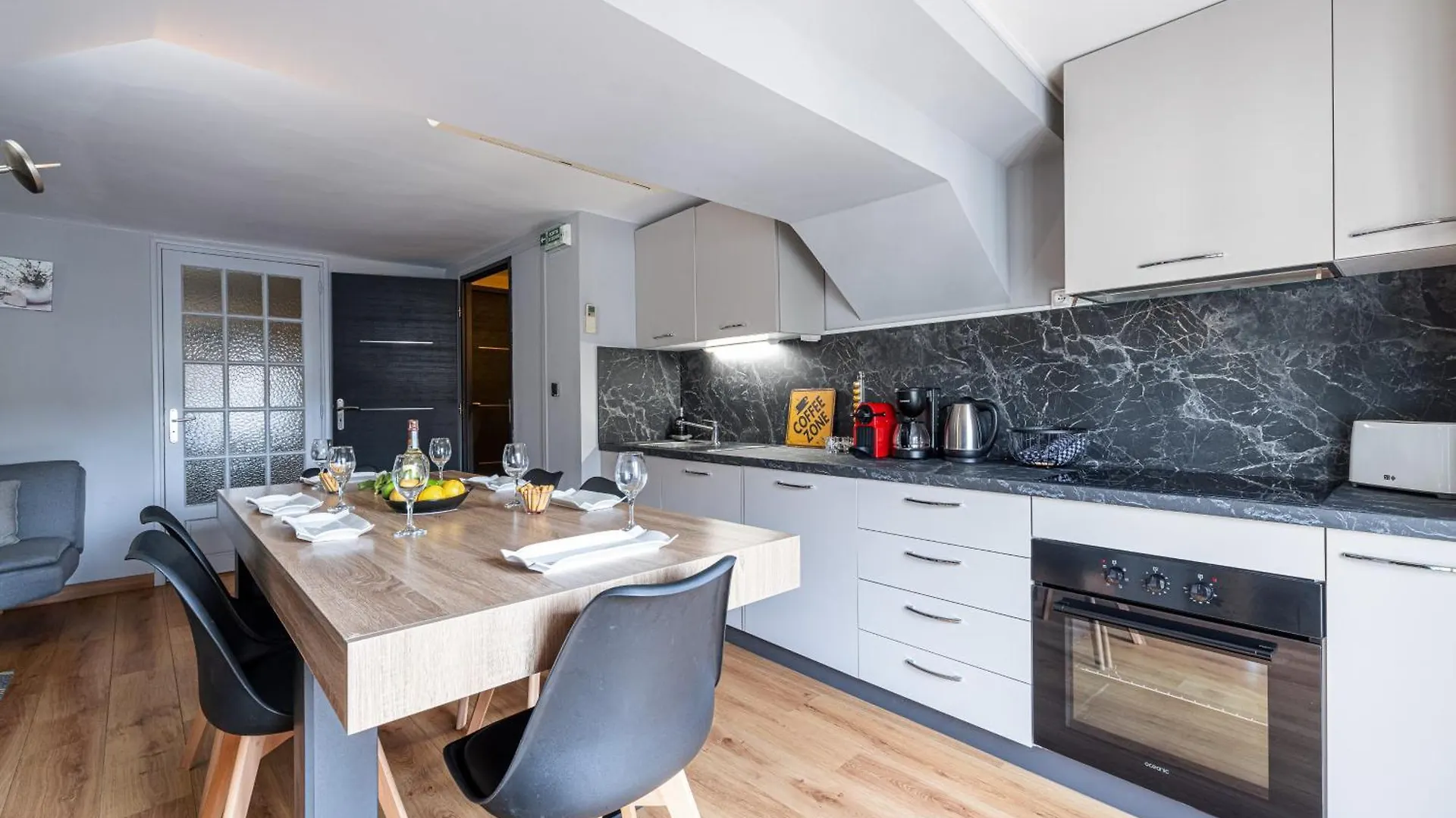 3 Pieces Des Jardins Apartment Menton 0*,  France